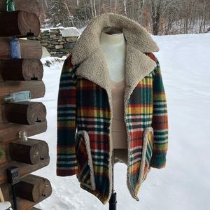 Vintage 1970’s W.T. Grants men’s wool plaid Sherpa coat Medium